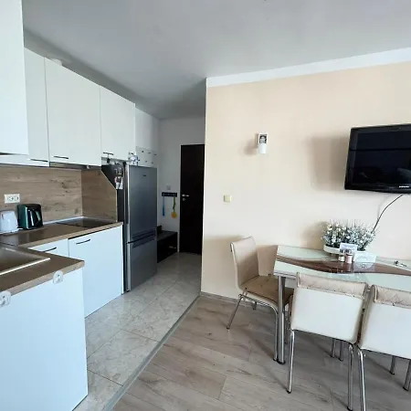 Pomorian Pearl Apartament *